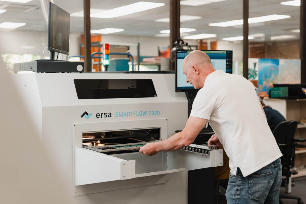PCB-Bestückung an der Selektivlötanlage